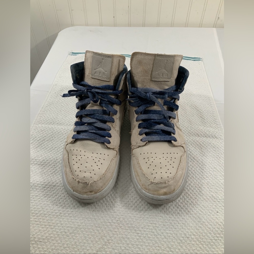 SIZE 9.5 NIKE AIR JORDAN, High-Top Sneakers